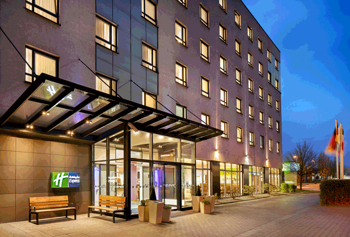 Holiday Inn Düsseldorf Airport Parken www.parkandfly.de
