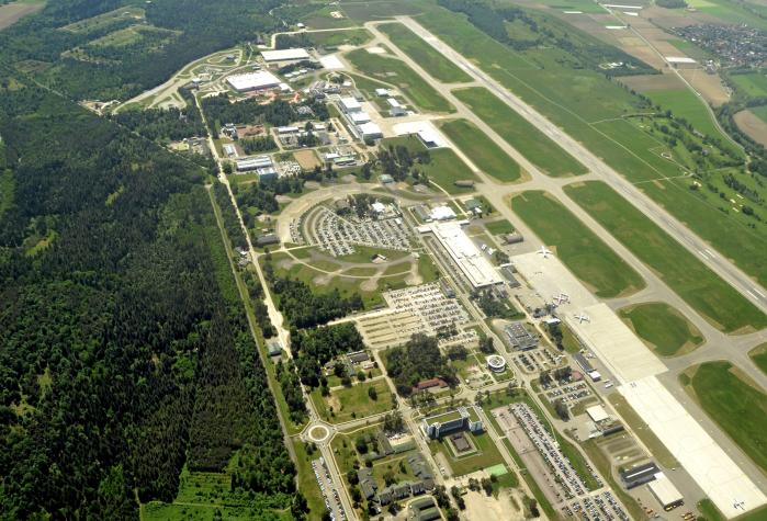 Parken Flughafen Karlsruhe